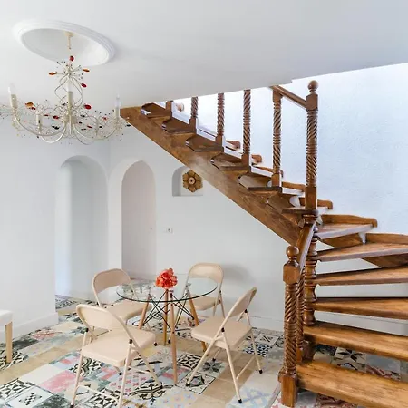 Apartamento Housingleón - Atico Gaudí