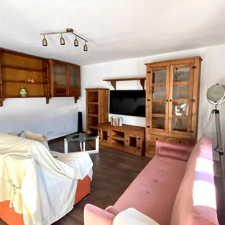 Housingleon - Atico Gaudi Apartment